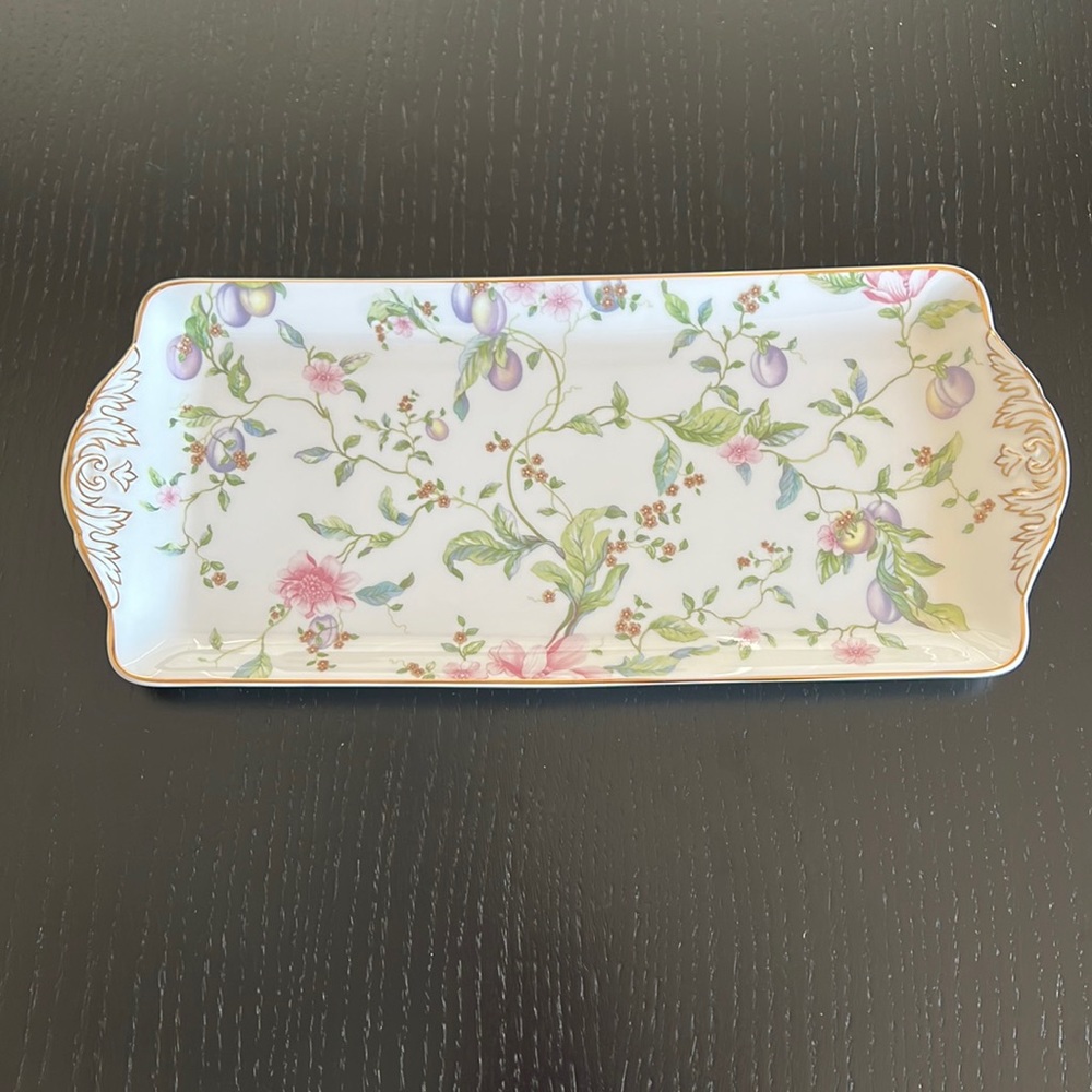 Wedgwood Sweet Plum Sandwich Tray - never used